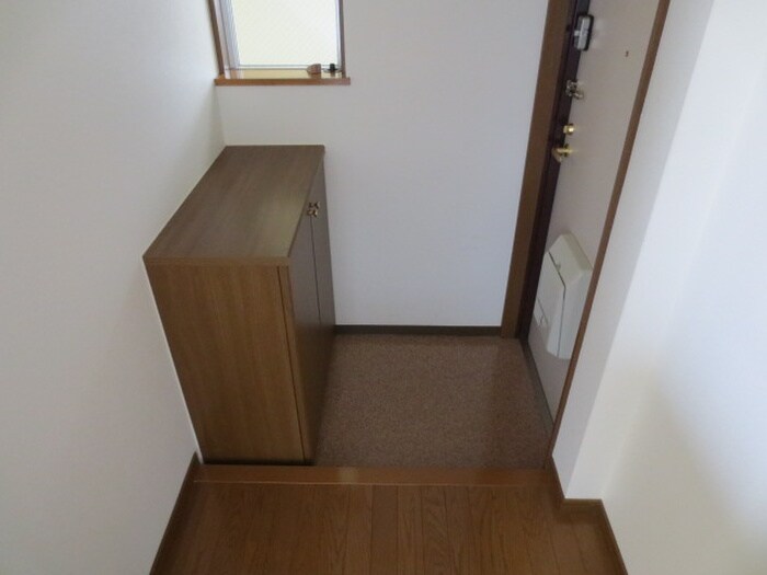 物件内観写真9　(玄関)