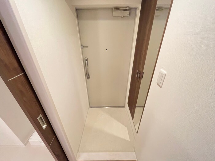 物件内観写真16　(玄関)