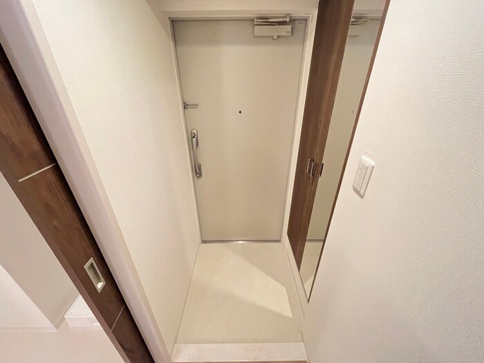 物件内観写真16　(玄関)