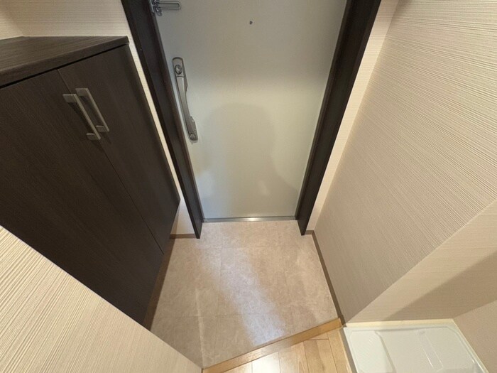 物件内観写真18　(玄関)