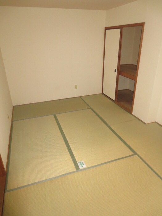 物件内観写真4　(居室)