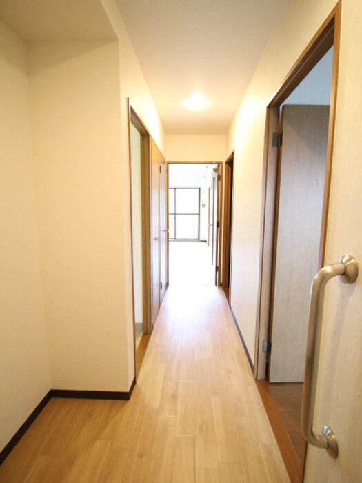 物件内観写真20　(廊下)