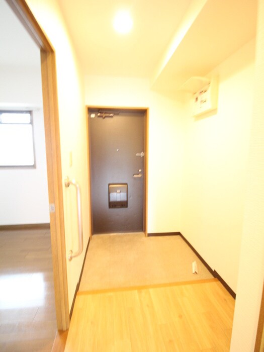物件内観写真21　(玄関)