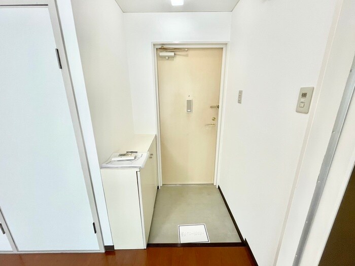 物件内観写真17　(玄関)
