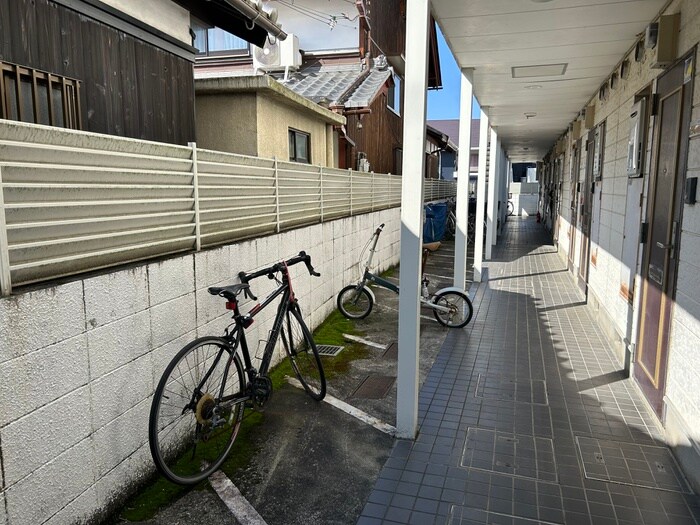 物件外観写真3　(駐輪場)