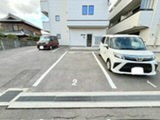 物件外観写真6　(駐車場)