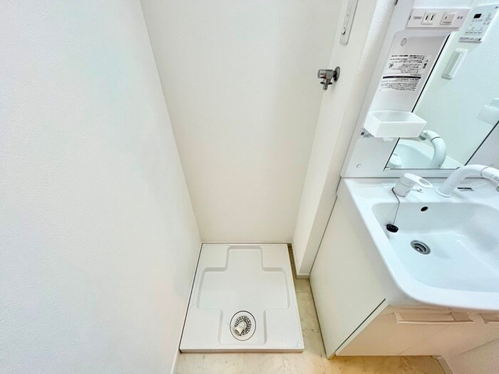 物件内観写真13　(洗濯機置場)