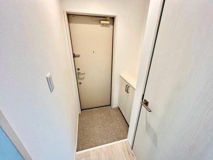 物件内観写真16　(玄関)