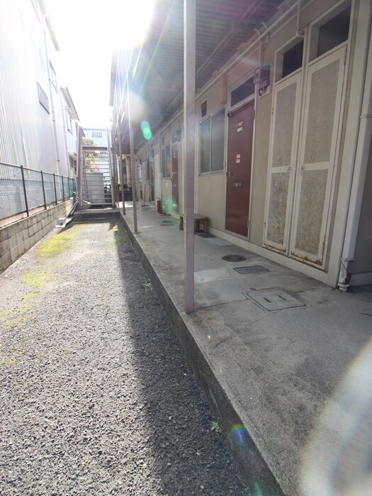 物件外観写真2　(エントランス部分)