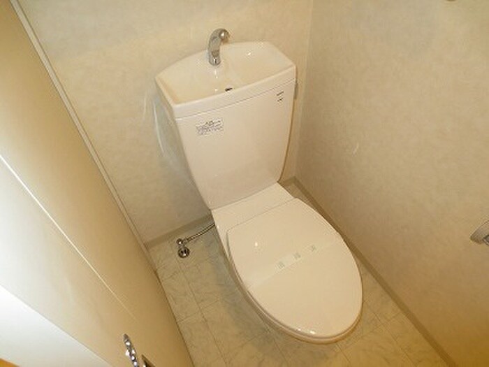 物件内観写真9　(トイレ)