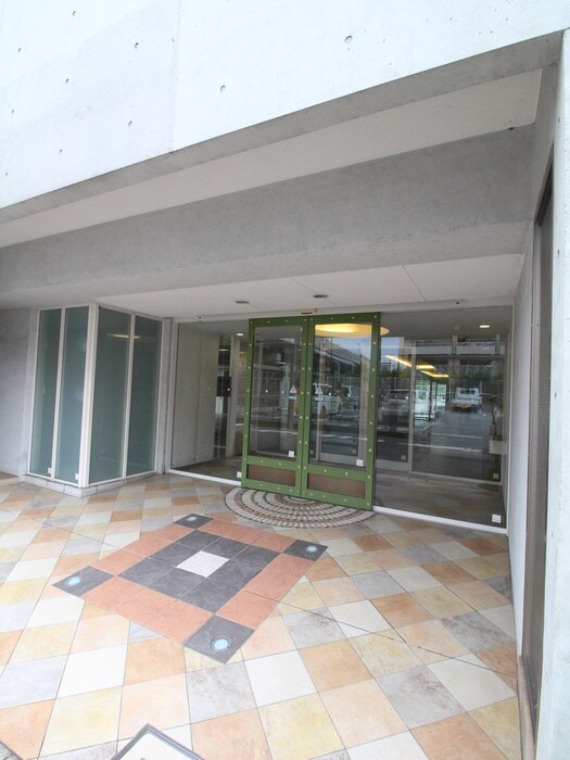 物件外観写真4　(エントランス部分)