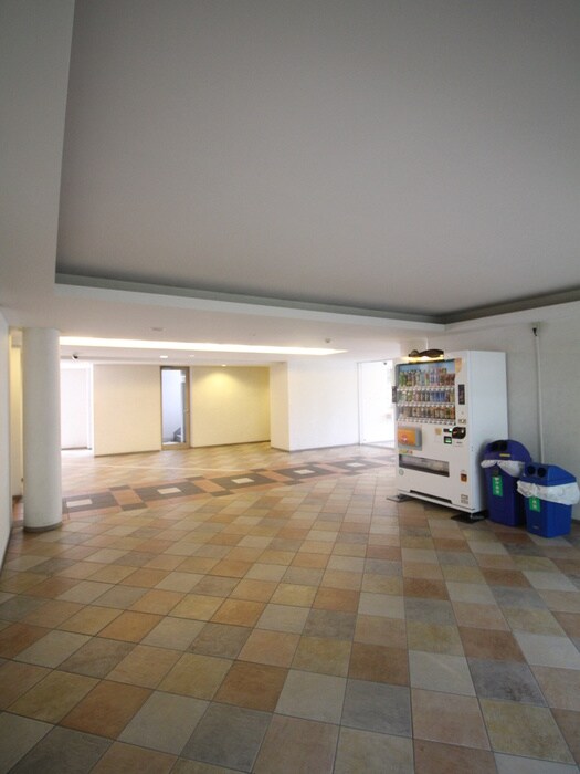 物件外観写真5　(エントランス部分)