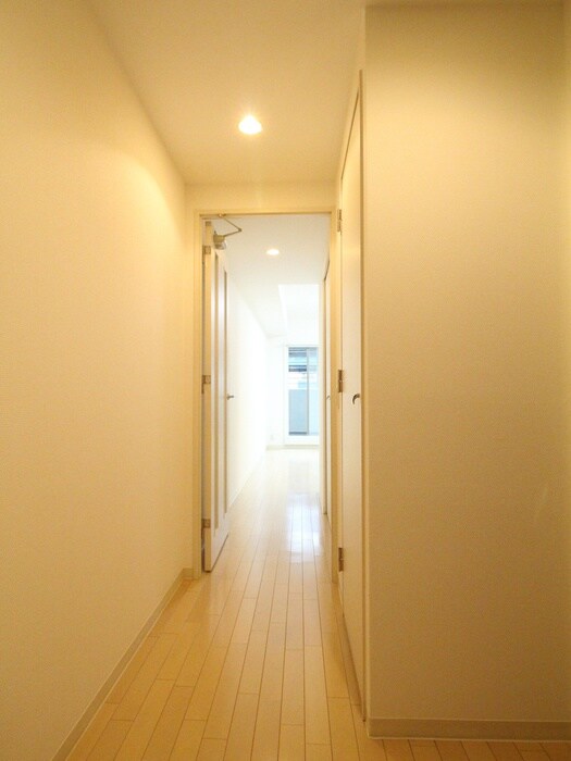 物件内観写真11　(廊下)