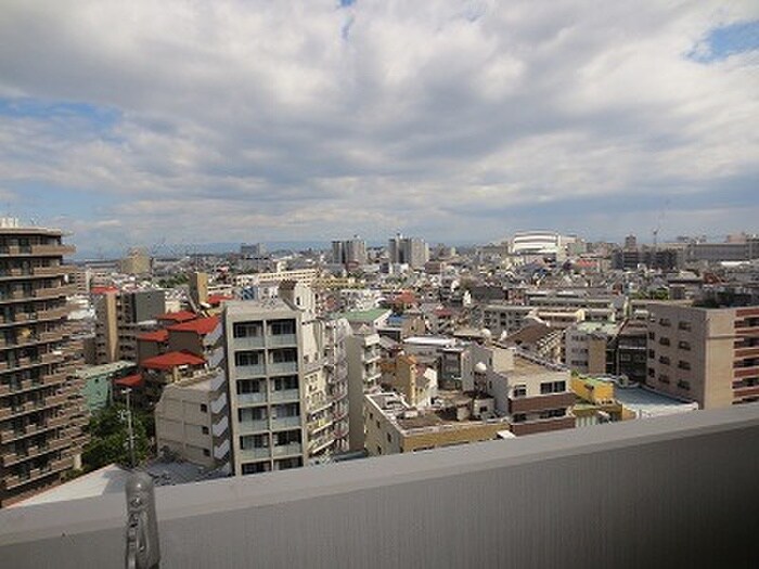 物件内観写真16　(室内からの展望)