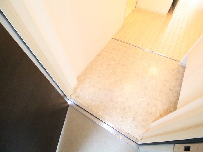 物件内観写真17　(玄関)