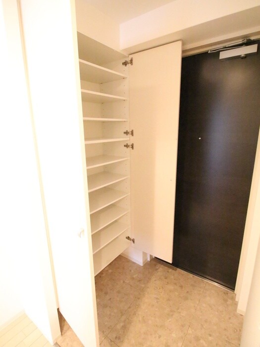 物件内観写真18　(靴箱)