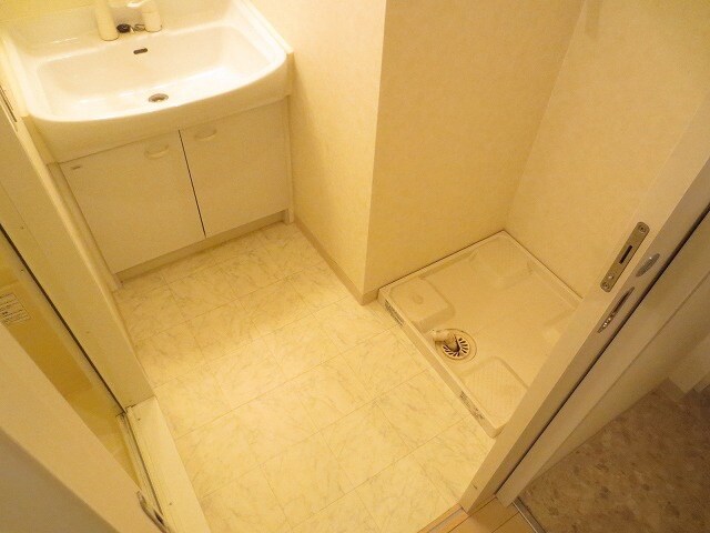 物件内観写真20　(洗濯機置場)