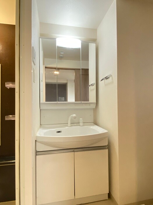 物件内観写真12　(洗面)