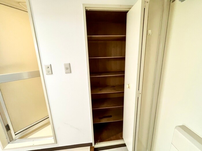 物件内観写真15　(靴箱)