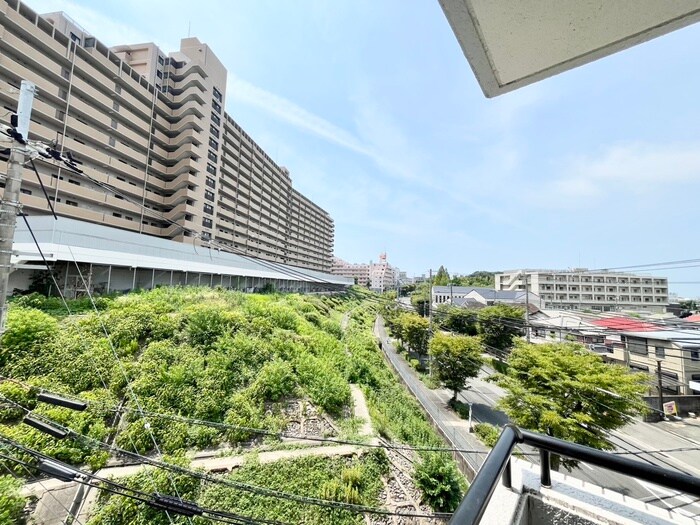 物件内観写真22　(室内からの展望)