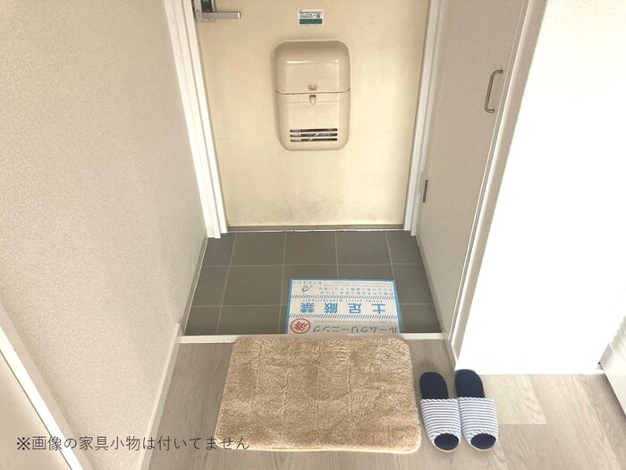 物件内観写真16　(玄関)