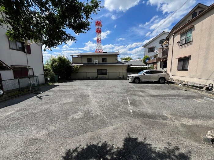 物件外観写真4　(駐車場)