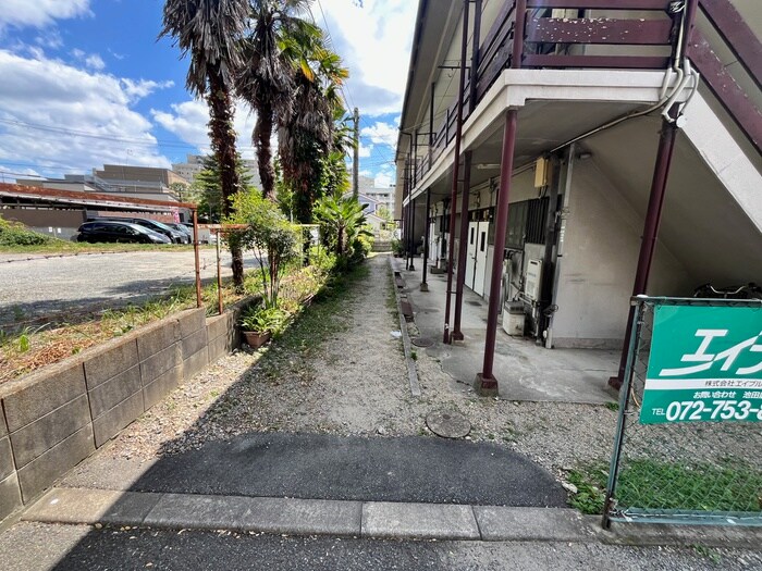 物件外観写真5　(エントランス部分)