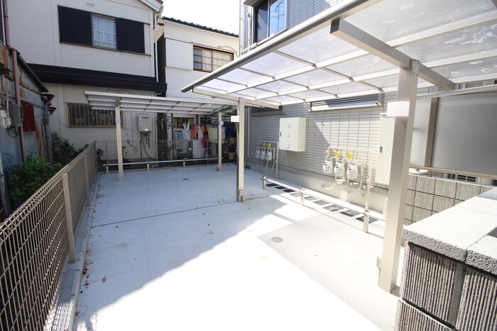 物件外観写真4　(駐輪場)