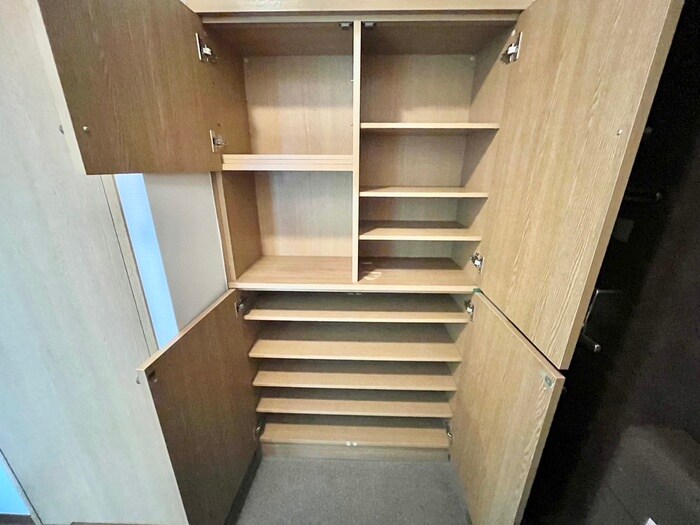 物件内観写真15　(靴箱)