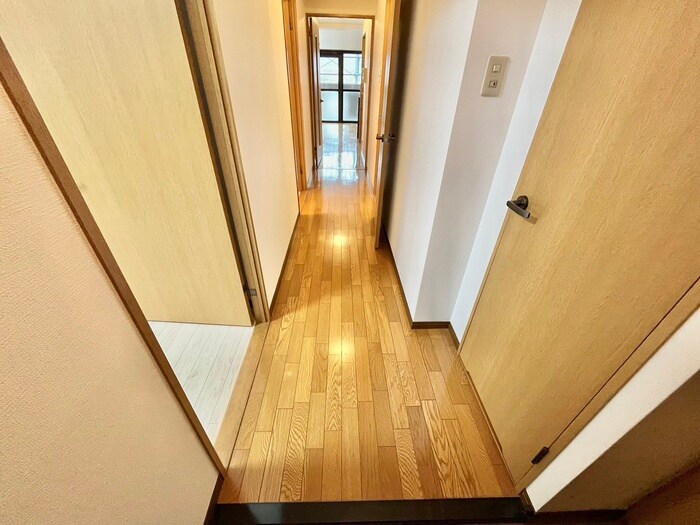 物件内観写真16　(廊下)