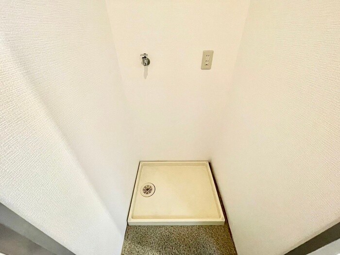 物件内観写真14　(洗濯機置場)