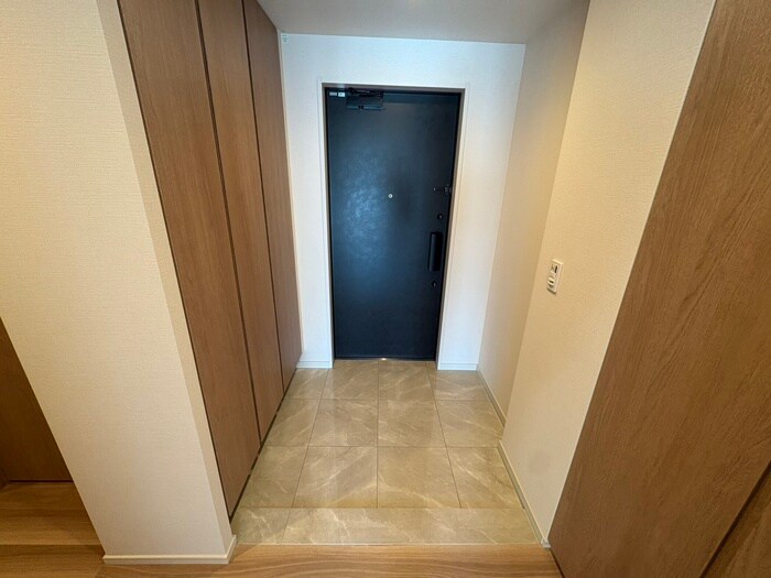 物件内観写真16　(玄関)