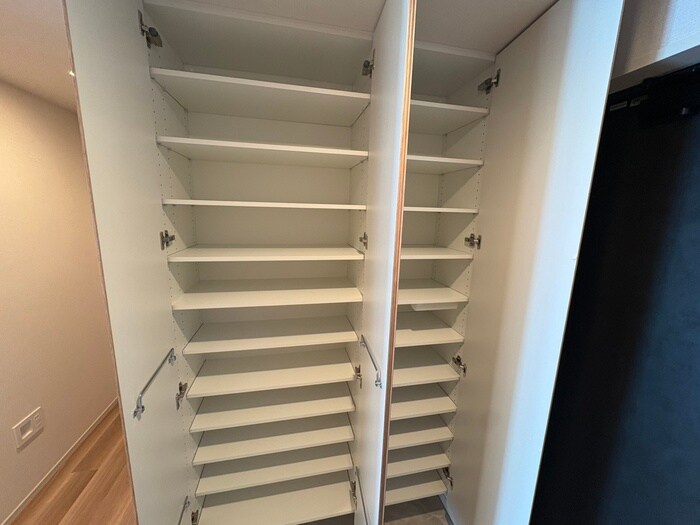 物件内観写真18　(収納)