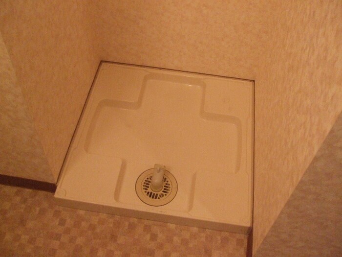 物件内観写真15　(洗濯機置場)