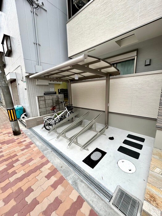 物件外観写真3　(駐輪場)