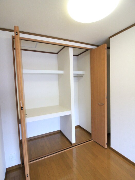 物件内観写真12　(収納)
