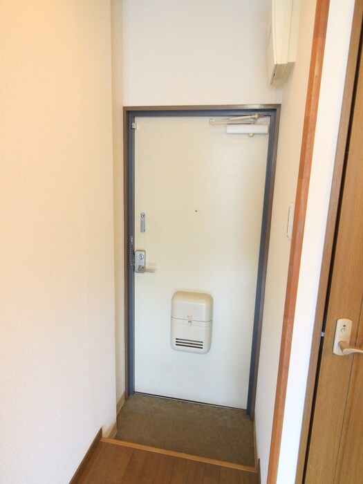 物件内観写真22　(玄関)