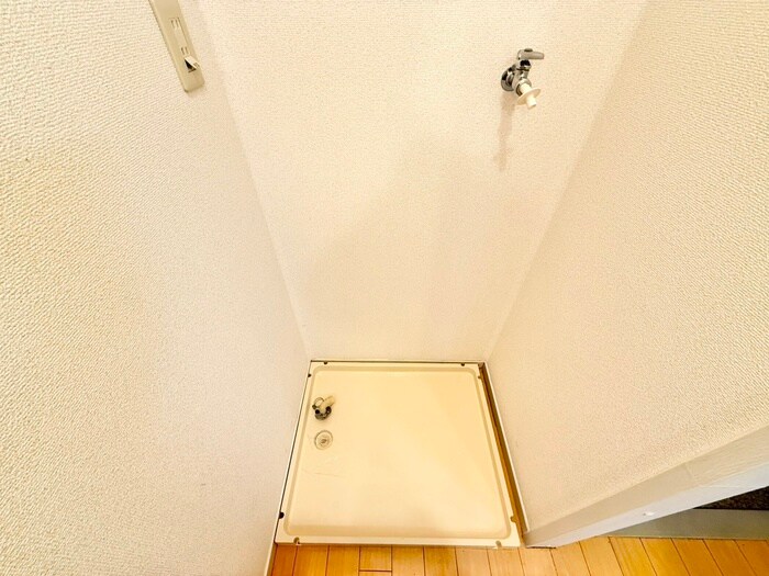 物件内観写真15　(洗濯機置場)