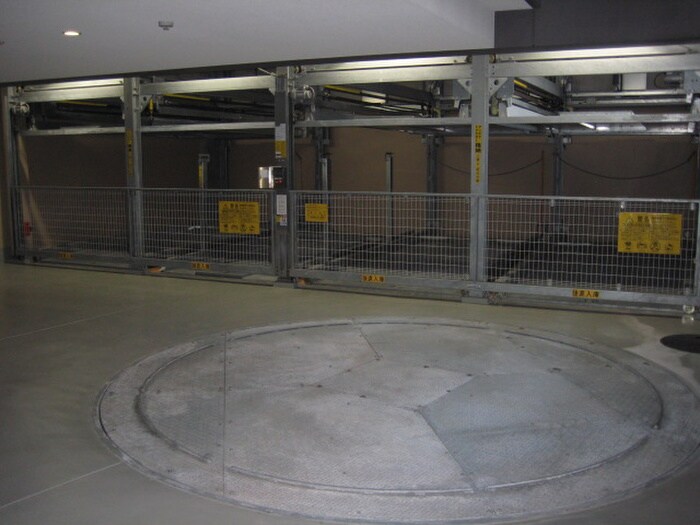 物件外観写真4　(駐車場)