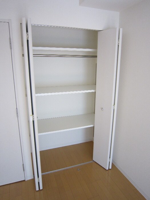 物件内観写真12　(収納)