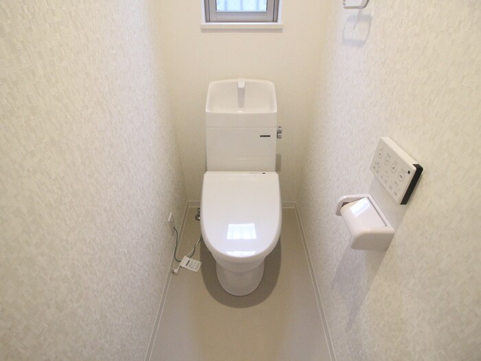 物件内観写真15　(トイレ)