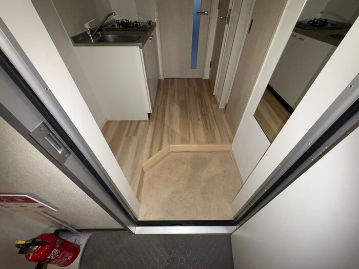 物件内観写真9　(玄関)