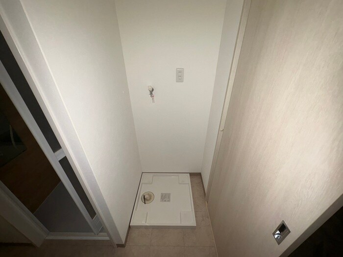 物件内観写真15　(洗濯機置場)