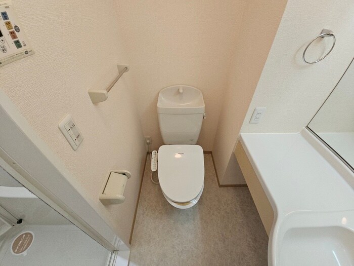 物件内観写真11　(トイレ)