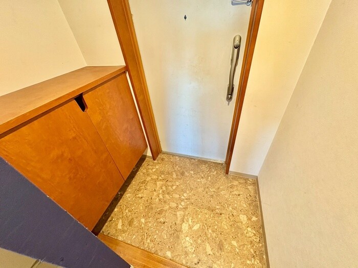 物件内観写真17　(玄関)