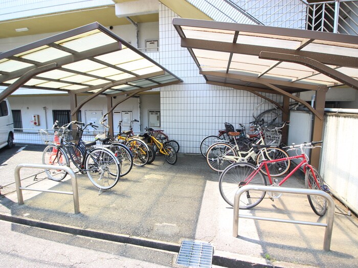 物件外観写真5　(駐輪場)