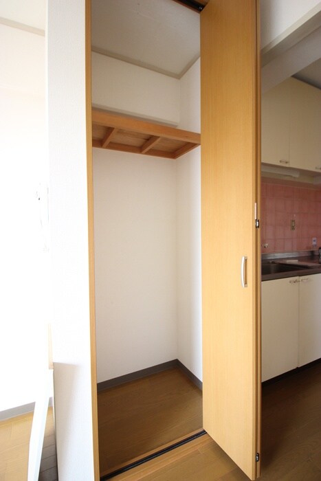 物件内観写真10　(収納)