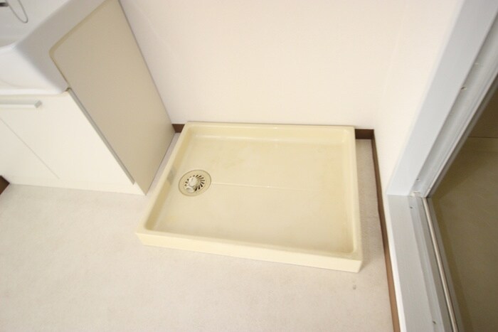 物件内観写真11　(洗濯機置場)