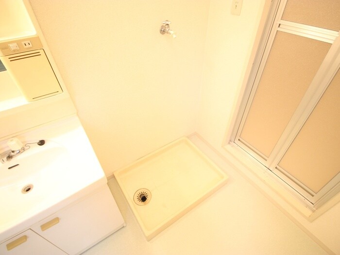 物件内観写真15　(洗濯機置場)