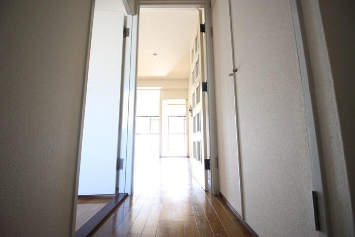 物件内観写真20　(廊下)